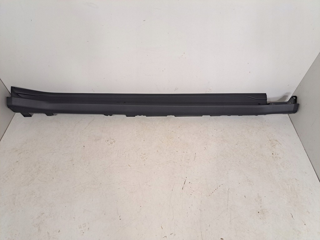 фото №1, Bmw xm 2023 права сторона поріг