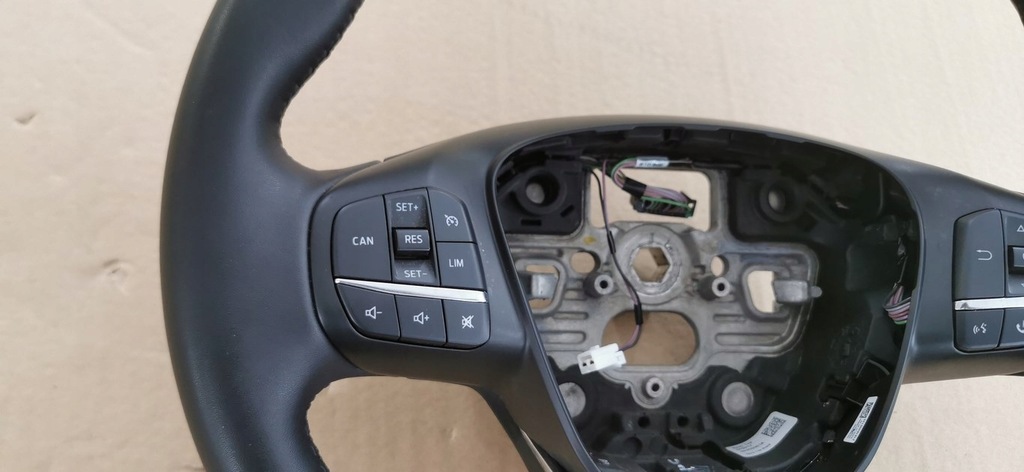 фото №4, Ford focus mk4 2018-23r.- воздуховод кожа