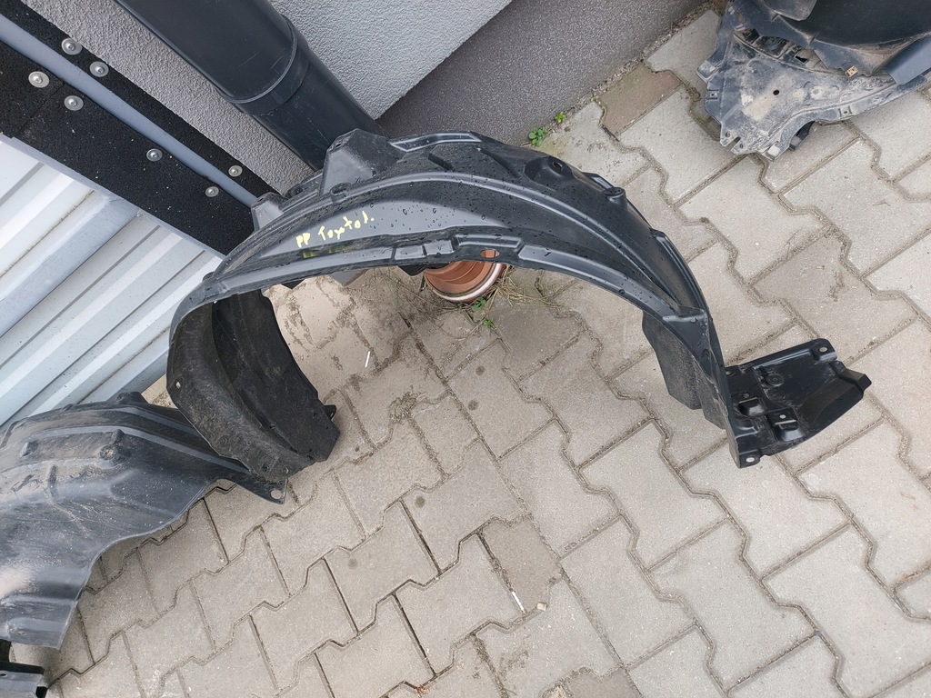 фото №1, Підкрилок праве правий r перед передні toyota yaris x cross 22 23 24