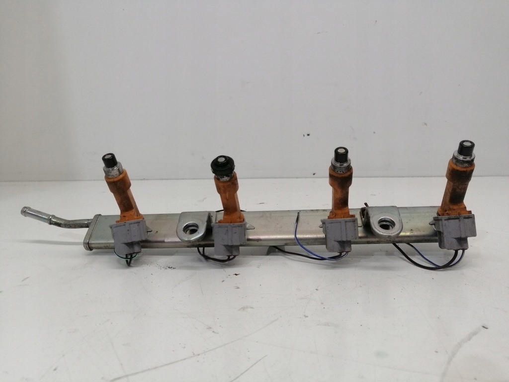 фото №1, Suzuki swift mk7 молдинг упорскування 1,2 2010-