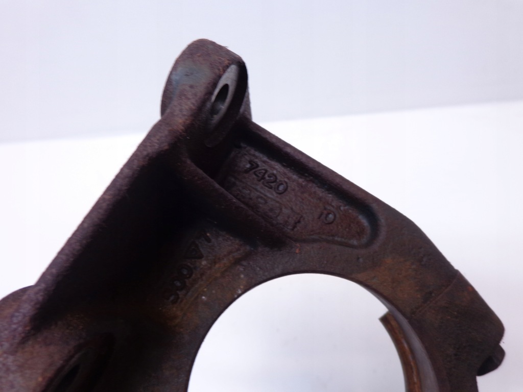 фото №3, Volvo c70 i 2.0 turbo кронштейн опора полуось 9143465