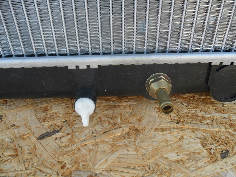 фото №9, Toyota land cruiser fj100 1998 1999 радіатор wody