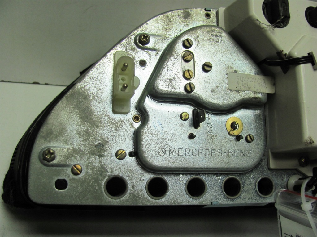 Купити Mercedes w126 560 v8 лічильник w милях