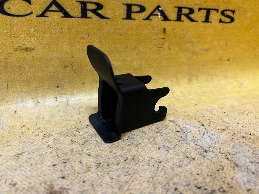 фото №1, Захист пластик заглушка isofix porsche cayenne ii 7p5 lift 92a