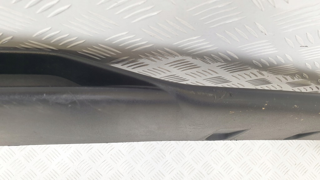 фото №9, Porsche taycan 9j1 спойлер накладка бампера перед