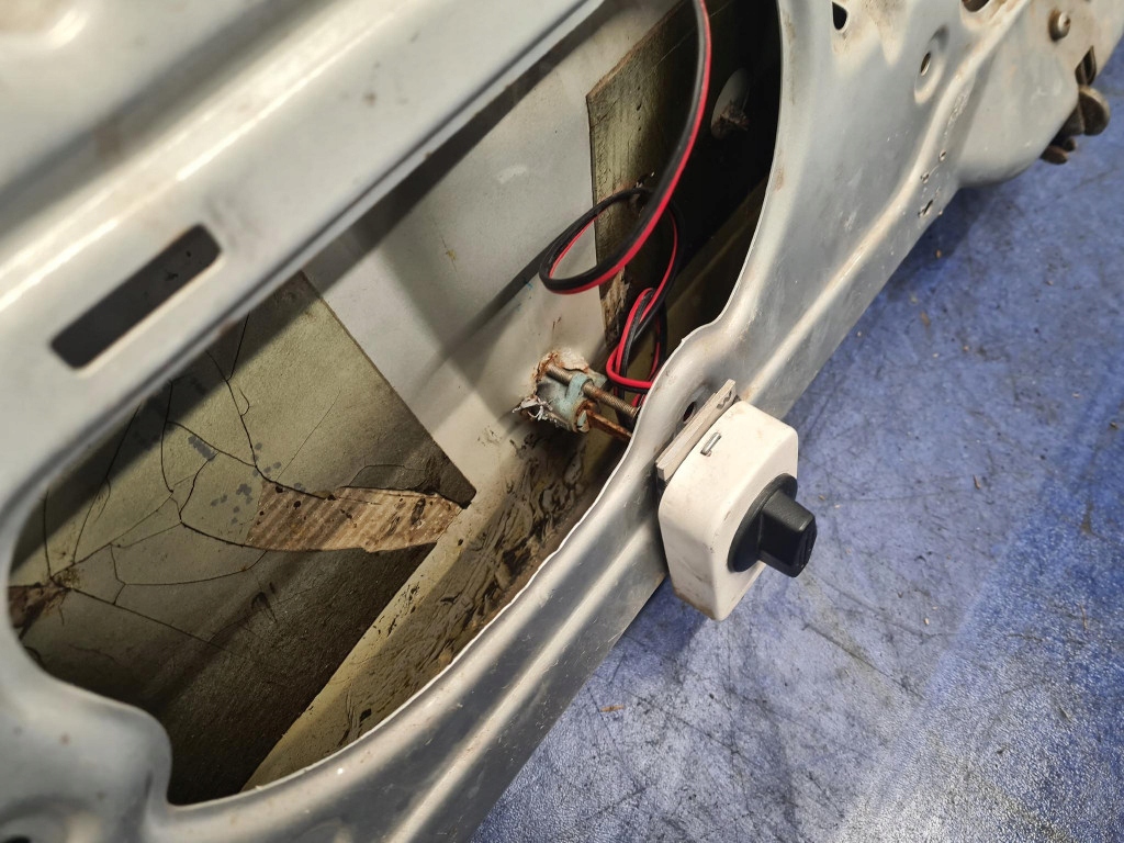 фото №11, Mercedes vito w638 задняя крышка багажника багажника