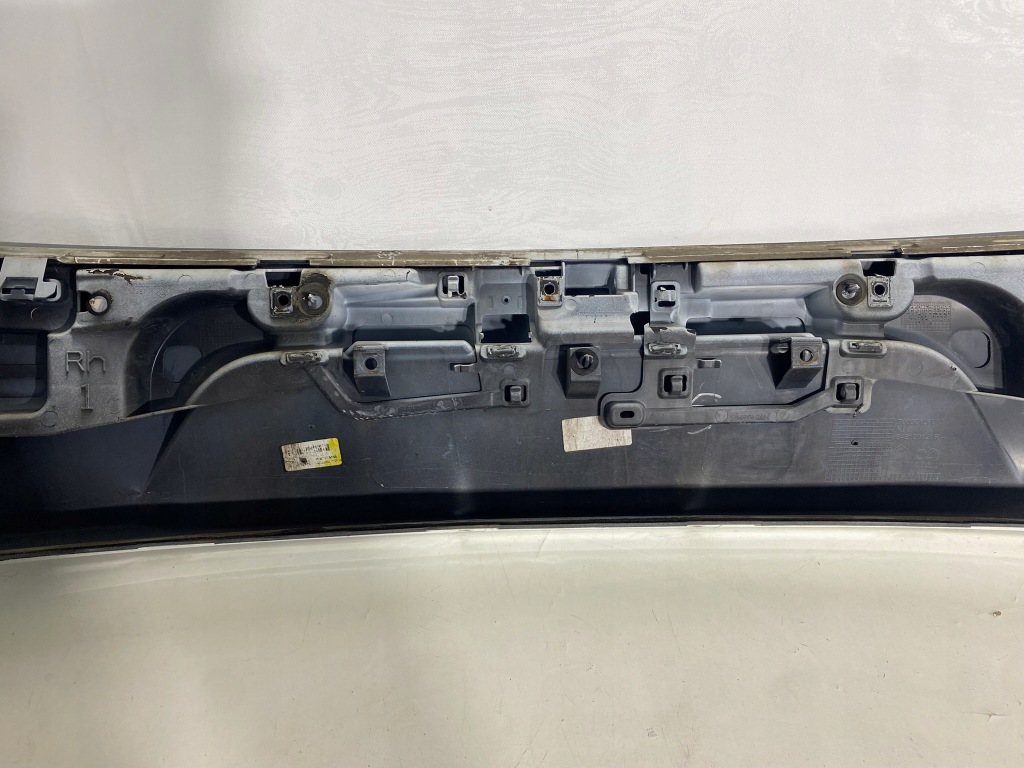 Накладка крышки багажника задняя renault clio iv универсал европа Цена