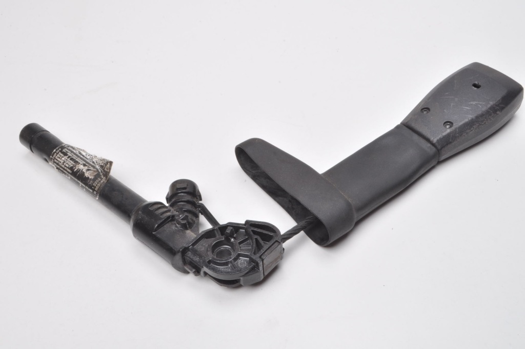 фото №9, Volvo s60 ii v60 натяжитель поперечина безопасности правый 8630467