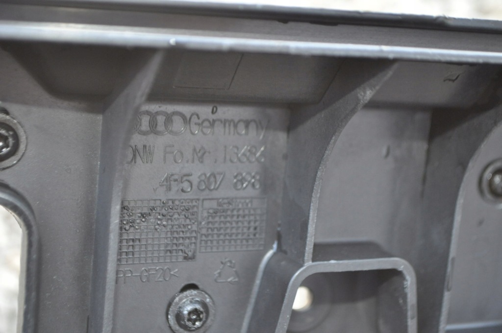 Направляющая бампера задняя audi a6 c6 sedan 4f5807897 левый Киев