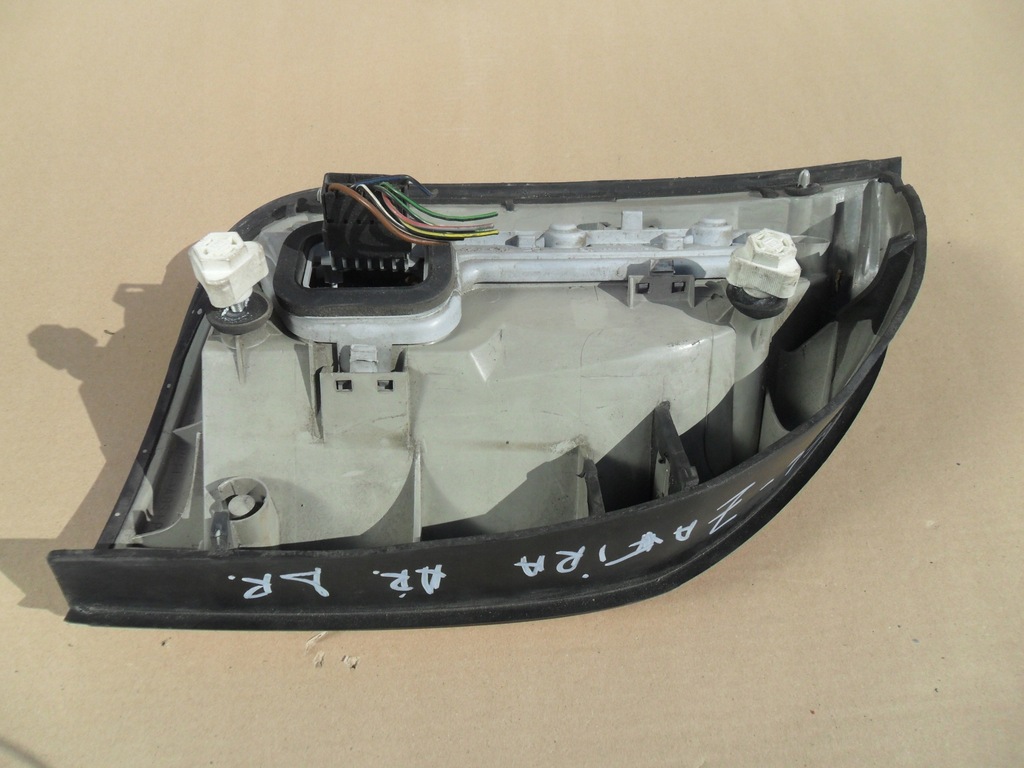 фото №16, Zafira a лампа задняя правая 62281