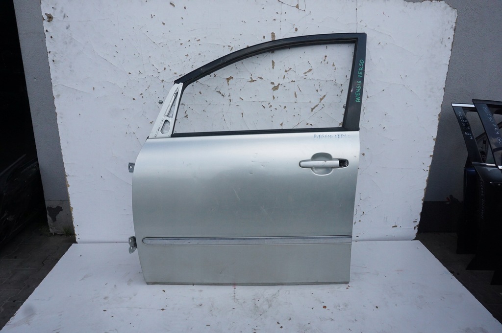 фото №1, Дверь левый перед toyota avensis verso