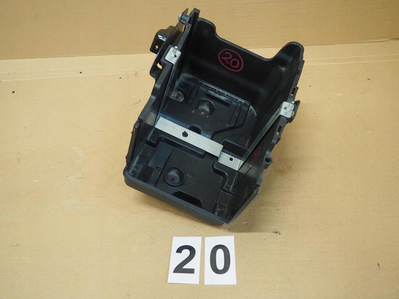 фото №1, Основание аккумулятор корпус ford fiesta mk7 lift