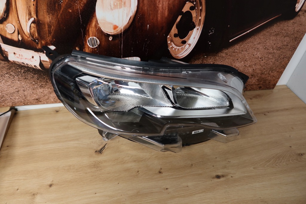 фото №1, Peugeot expert iii traveller 16+prawa лампа