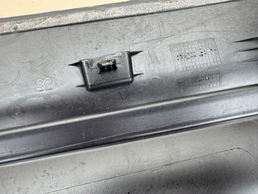 фото №15, Mercedes glb x247 w247 19r- молдинг двері лівий задня задня ліва a2477370600