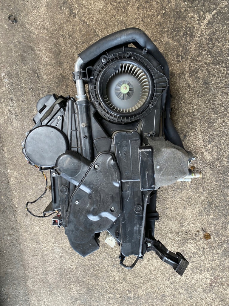 фото №2, Land rover discovery v отопитель задняя