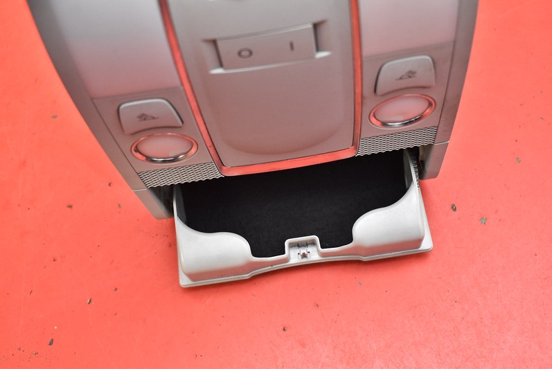 фото №7, Лампа освітлення салону перед 4f0947135bq audi a6 c6 04-08