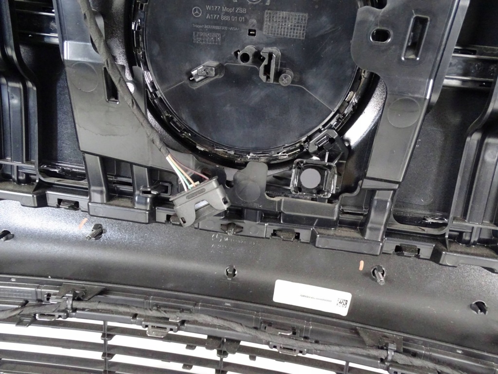 фото №12, Бампер передній mercedes eqa lift a243 w243 a2438850001