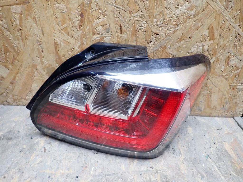 фото №1, Лампа правая задняя правый задняя led mitsubishi space star lift 2020- 8330b244