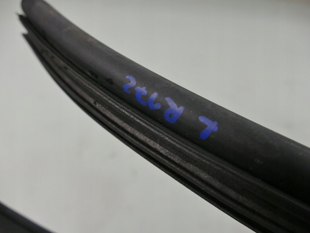 фото №3, Mercedes r172 slk w172 прокладка дверь левых левая