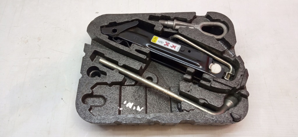 фото №1, Вкладыш колеса запасного подъемник mini r55 r56 6778555