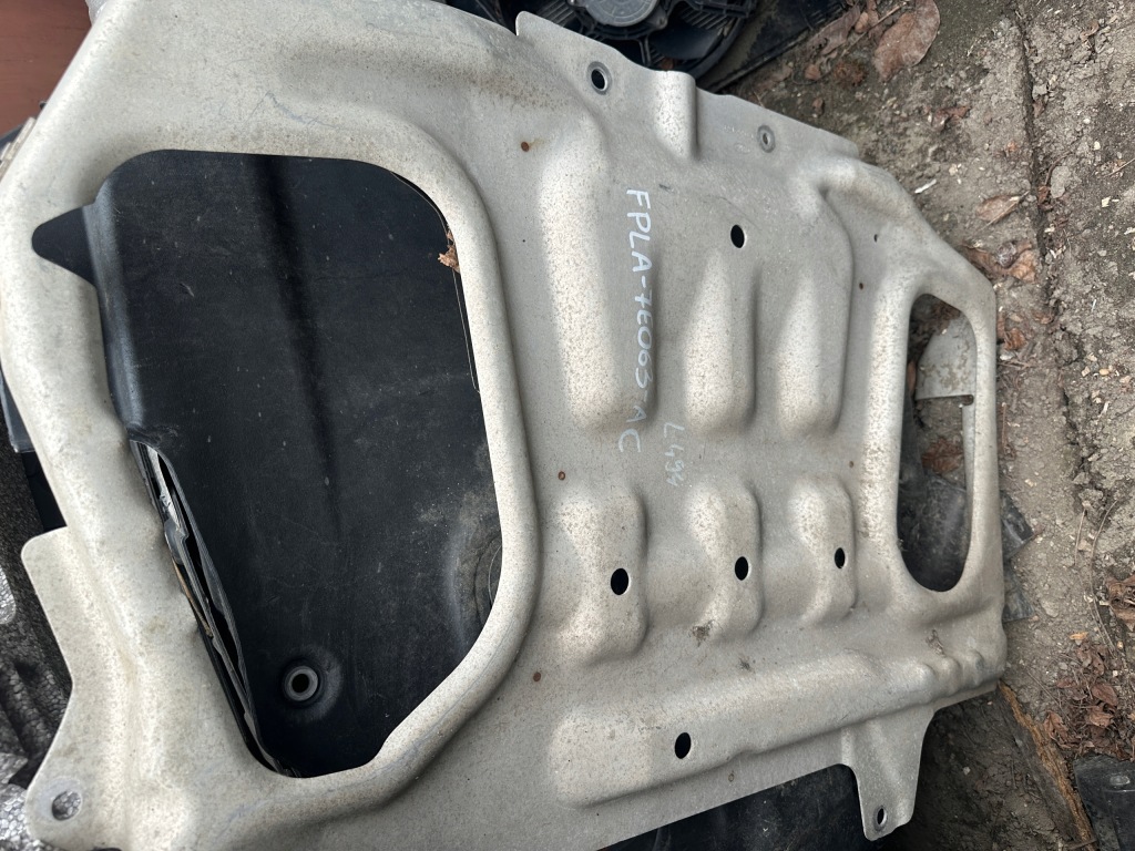 Купити Накладка підвіска металева range rover sport 2 l494