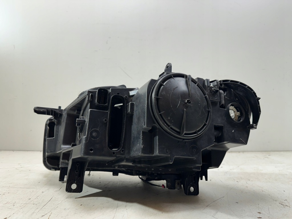 Правый ксенон bmw x5 f15 f85 x5m x6 f16 f96 x6m 7317102 с Разборки