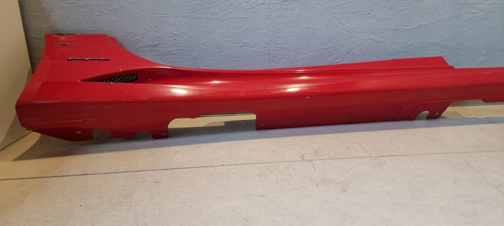 Поріг правий ferrari california f149 Оригінал