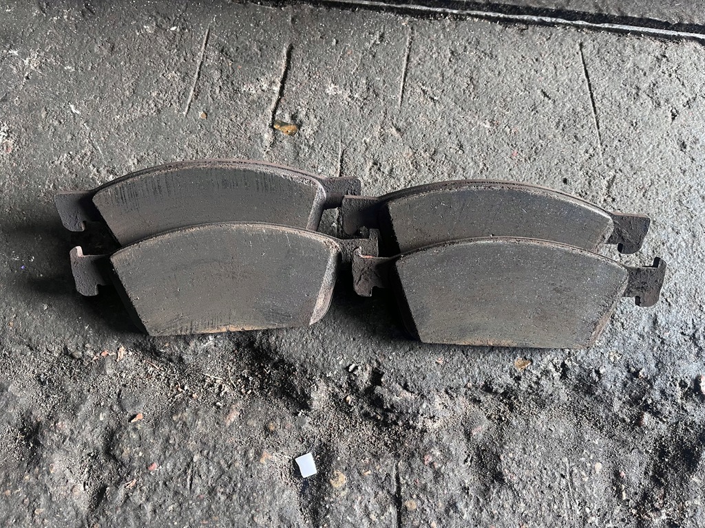 фото №1, 95 ford kuga mk2 гальмівні колодки гальмівні перед