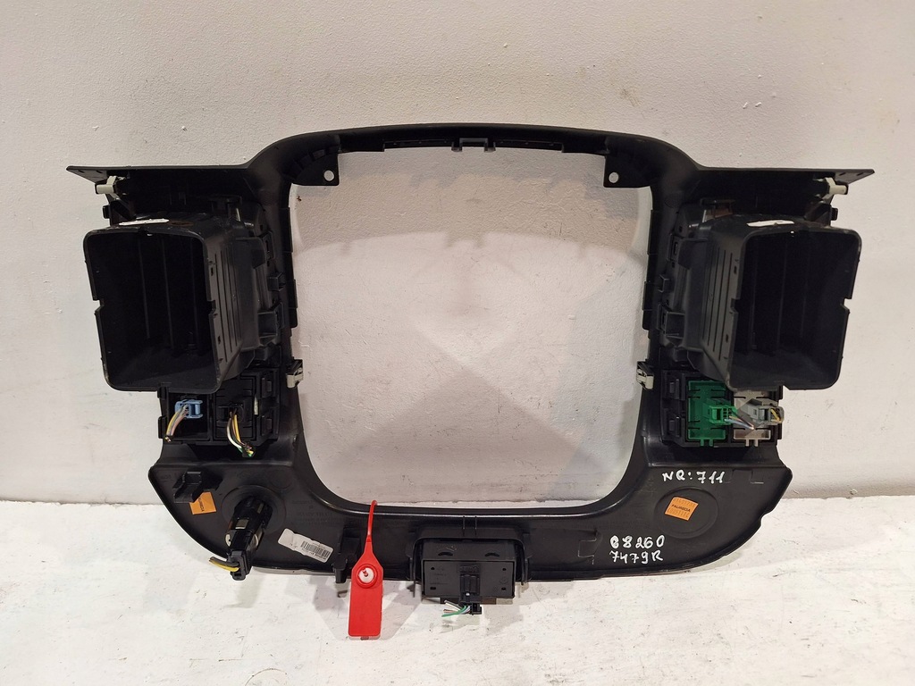 фото №1, Рамка середня радіо 682607479r renault trafic iv vivaro b 21-