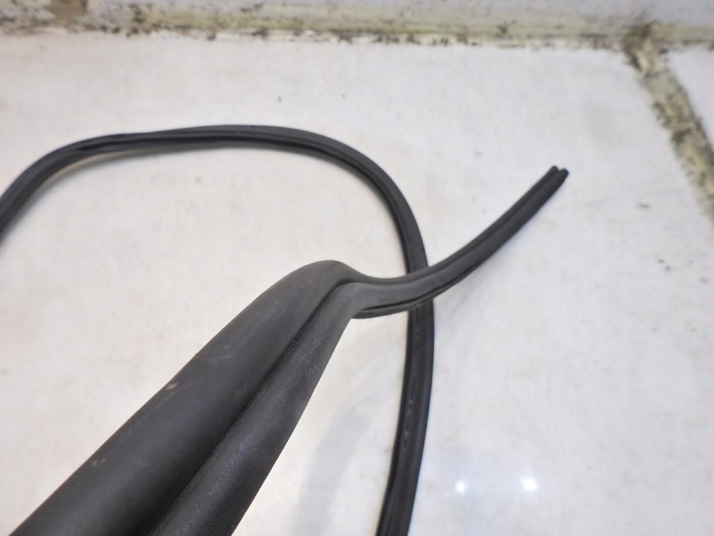 фото №5, Прокладка багажника peugeot 207 cc