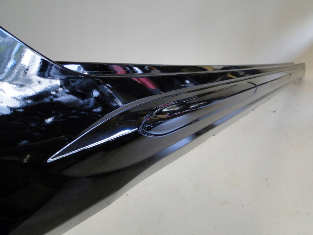 фото №6, Mercedes eqs 296 x296 молдинг порог правая amg