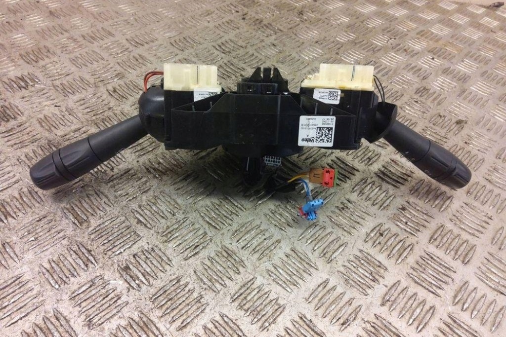 фото №1, Переключатели smart forfour 454 479457095r 0.9l бензиновый 2018