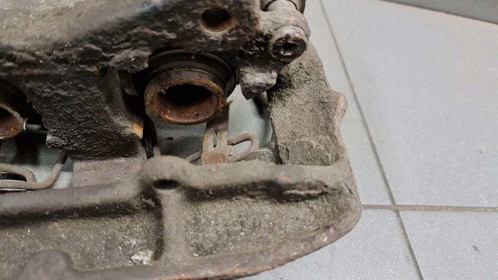 фото №9, Суппорт тормозной правый перед audi a8 d2