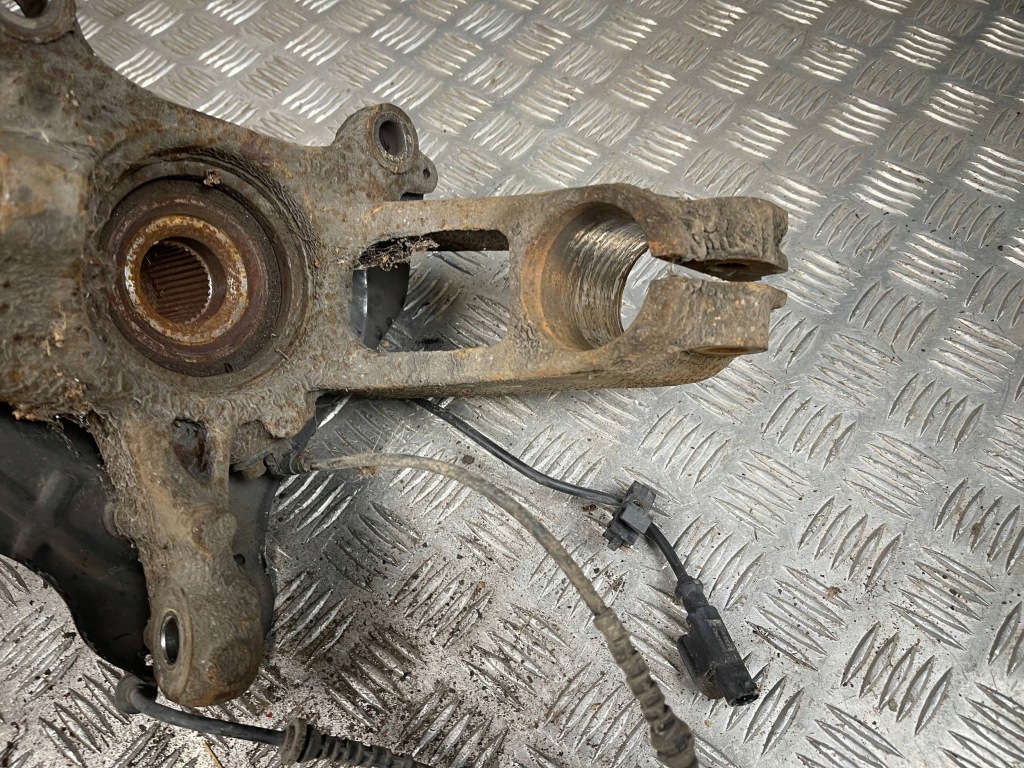 Ступиця колеса передній перед сторона права fiat ducato Недорого