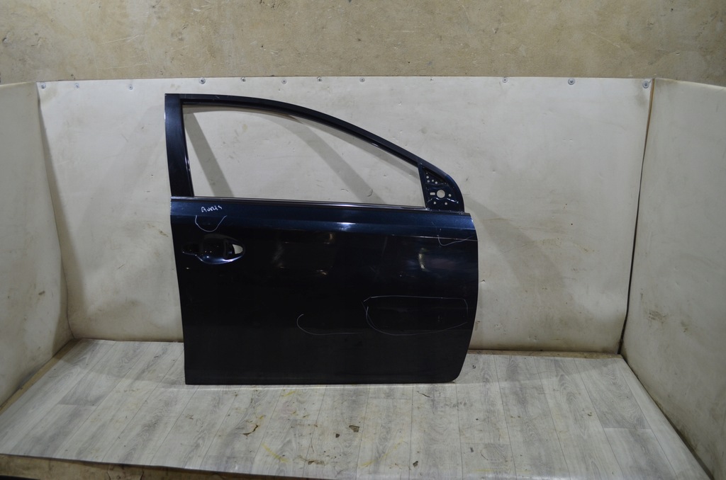 фото №1, Toyota auris 2013 - двері правий перед