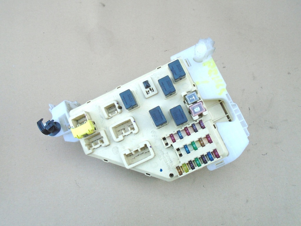 фото №1, Prius i 97-02r коробка предохранителей