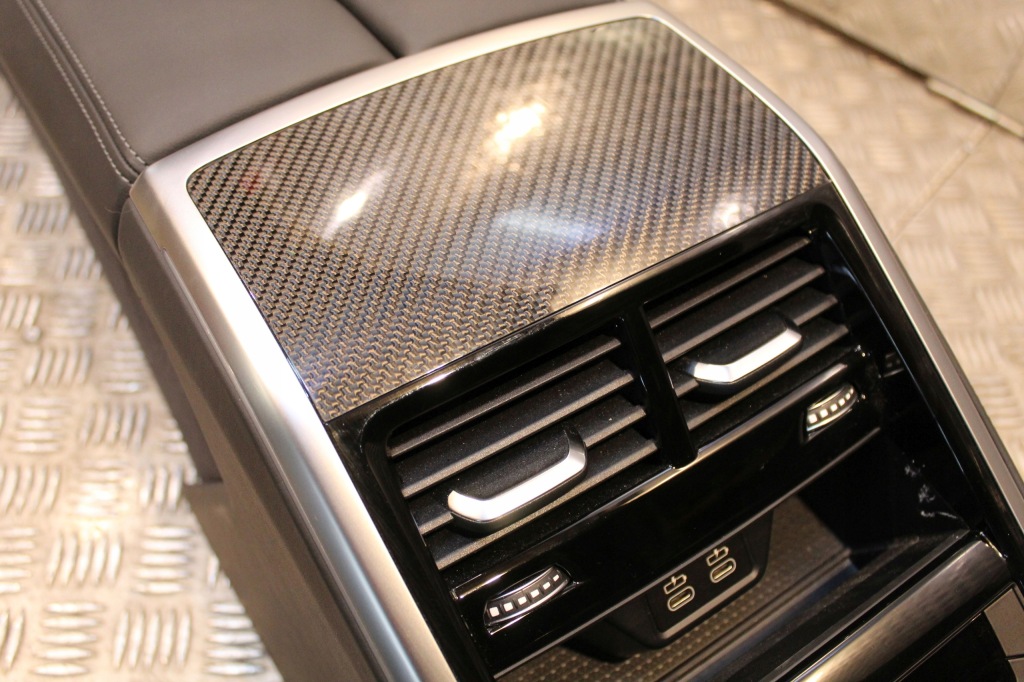 фото №9, Bmw g14 g15 g16 m8 f92 f93 приборная панель приборная панель  туннель alcantara карбон