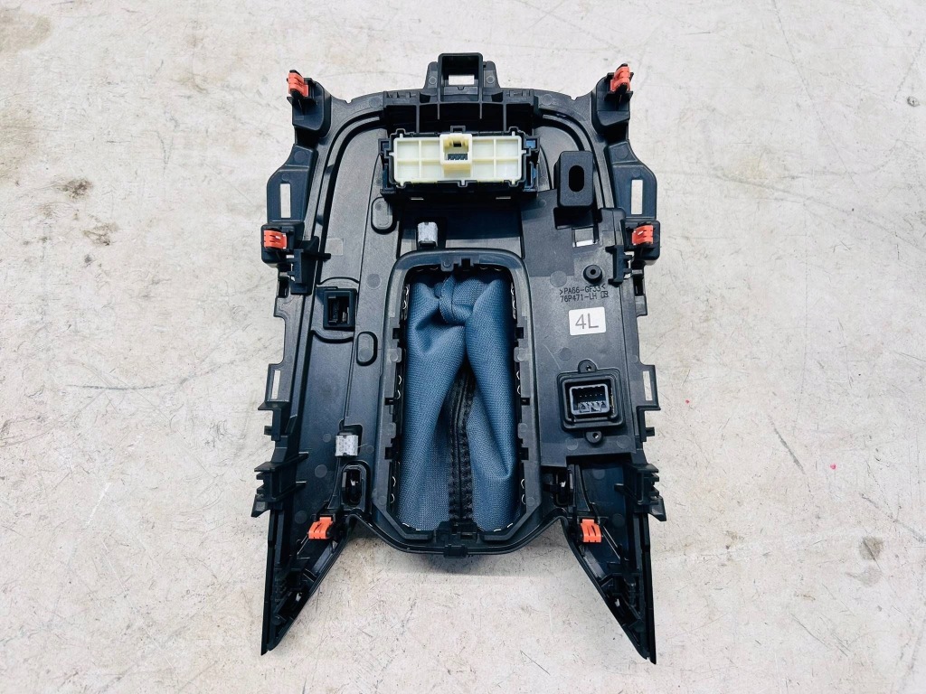 Corolla cross гібрид накладка чохол тунель середнього Київ