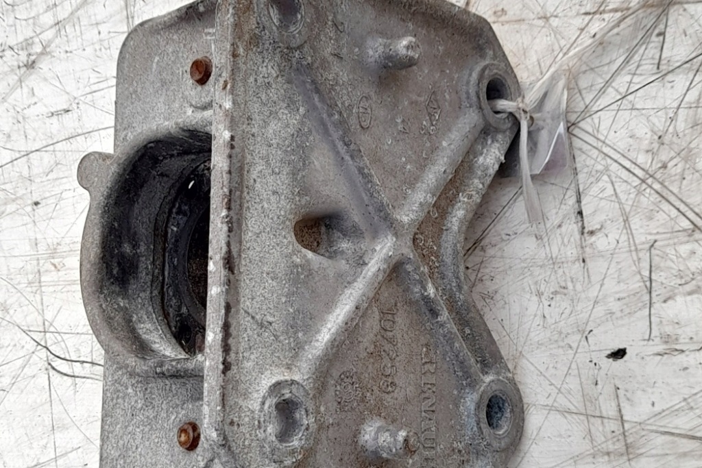 фото №1, Подушка двигуна ліва renault master ii фургон fd 8200107258 2.2l дизель