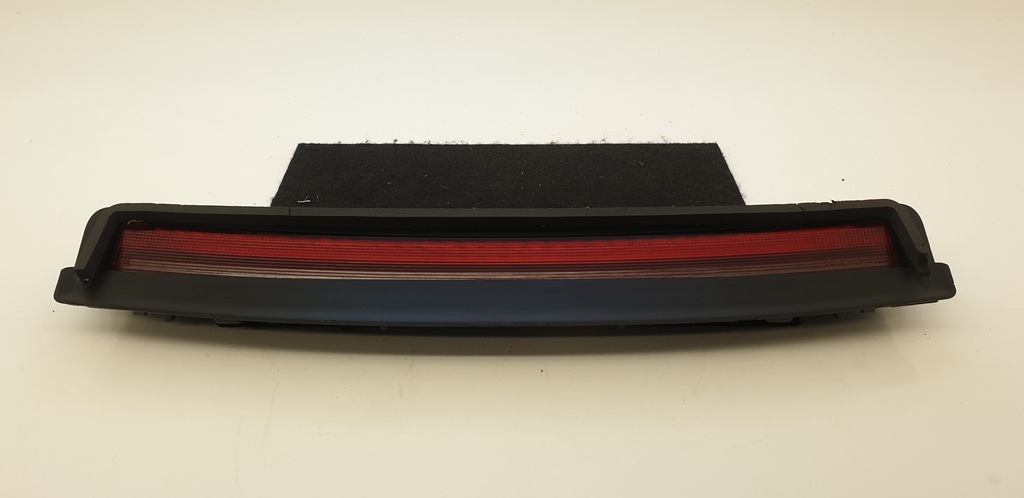 фото №1, Tesla 3 1077405-00-f свет стоп-сигнал лампа стоп