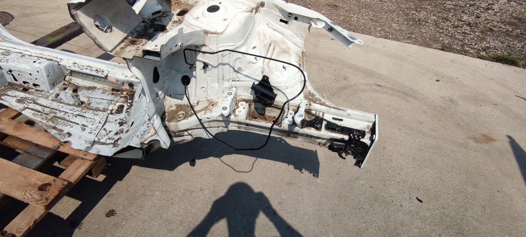 фото №8, Чверть лонжерон підкрилок лівий перед q3 83a f3b