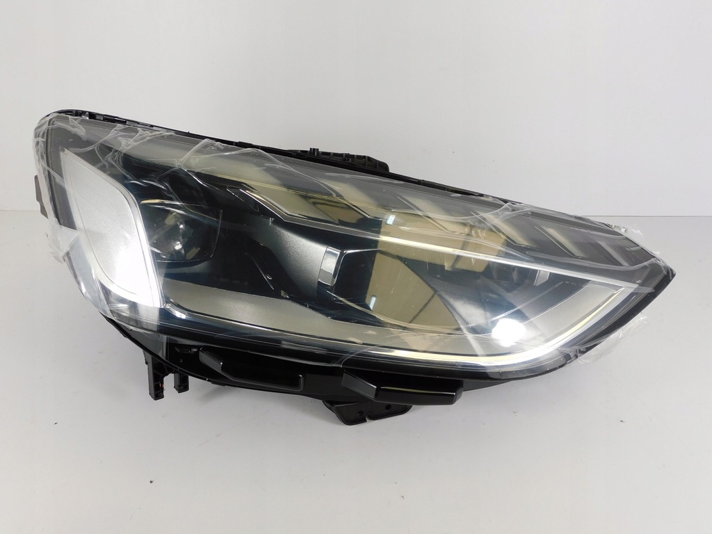 фото №1, Audi a4 b9 8w lift лампа правая full led nowa 8w0941033d