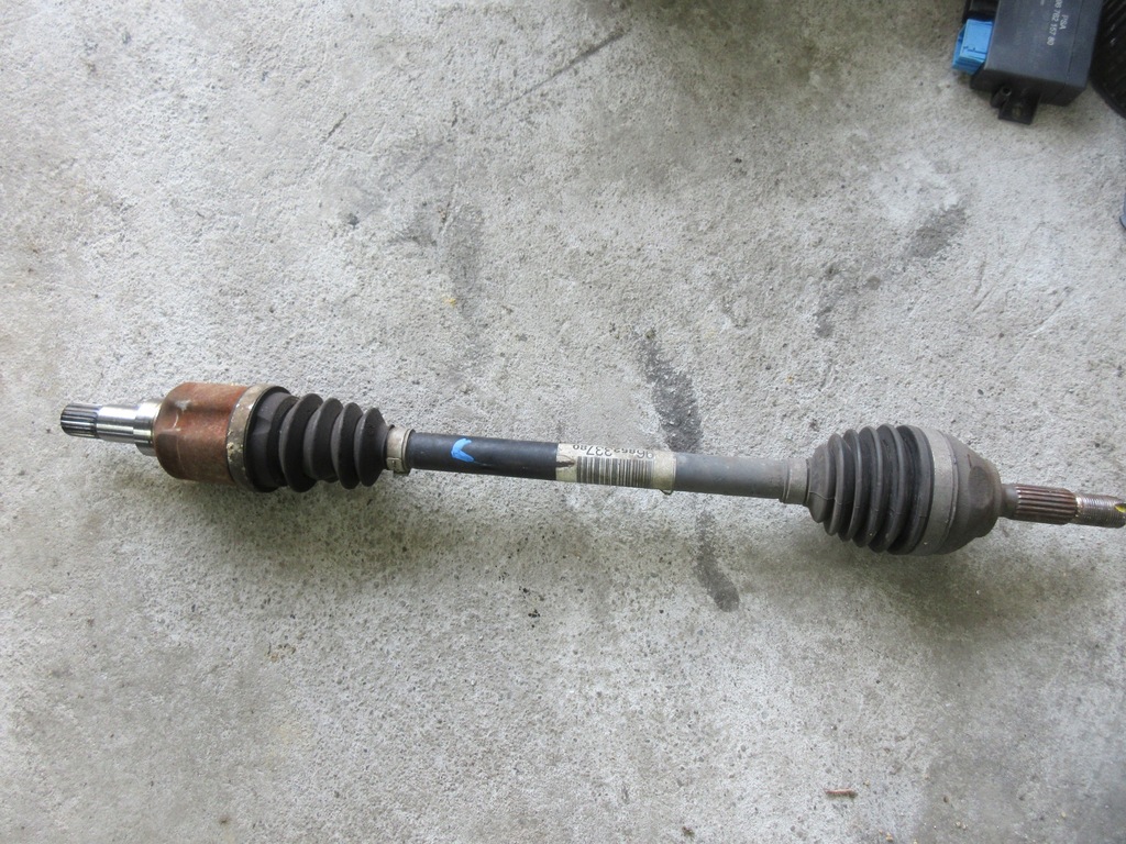 фото №1, Citroen c3 ii 2011 r. 1.4 8v приводной вал левая 9685233780