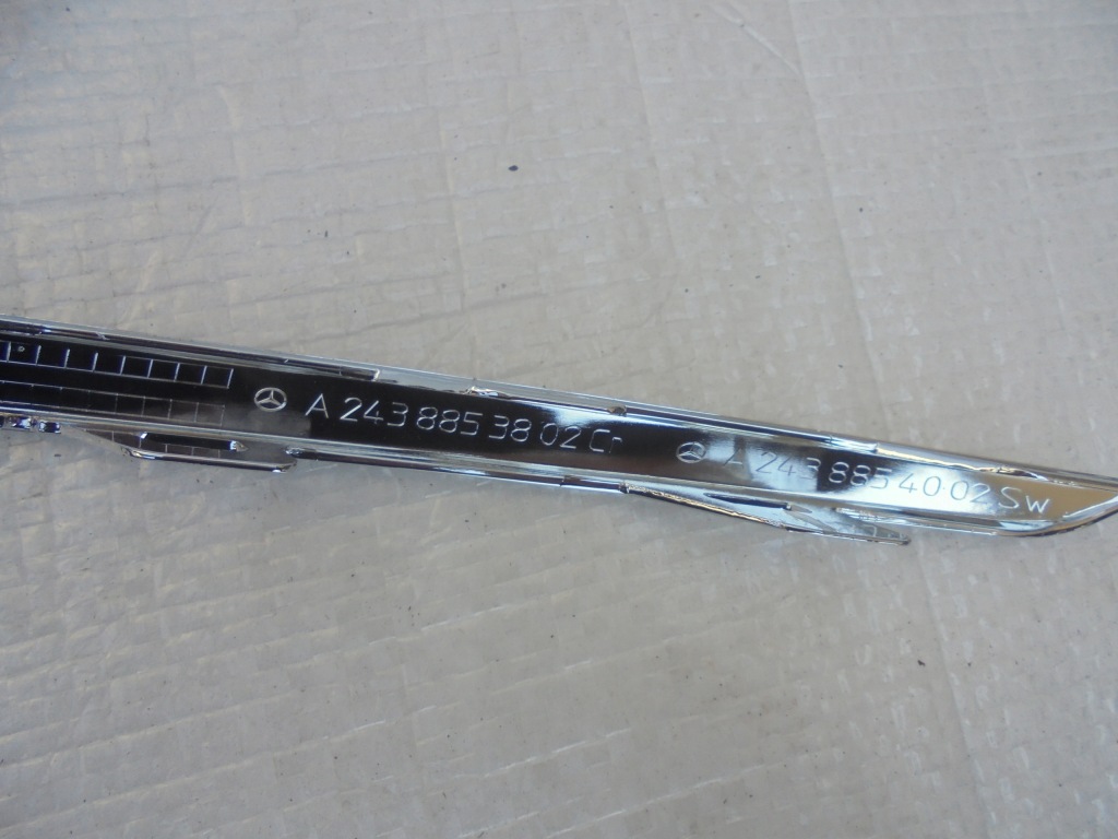 фото №10, Nowe ori оригинальный номер комплект накладки хром бампера перед mercedes eqa a243 21- slask