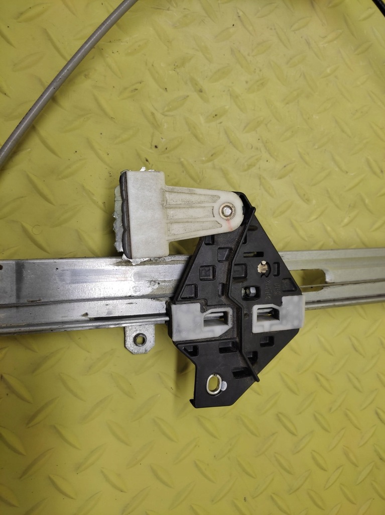 фото №7, Suzuki liana i подъемник стекло правый задняя 8343076f10