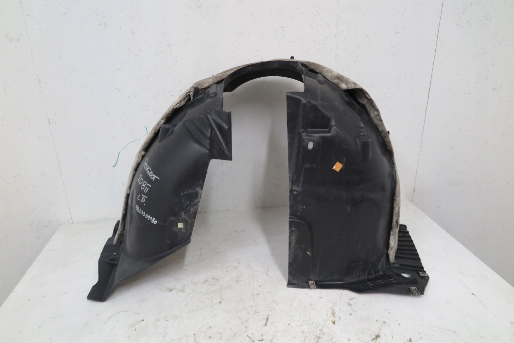 Купити Підкрилок лівий перед передні ліва peugeot 208 ii