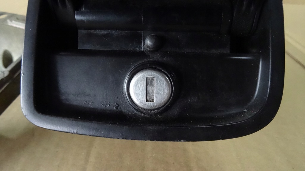 фото №6, Leon i 1 замок кришки задня емблема