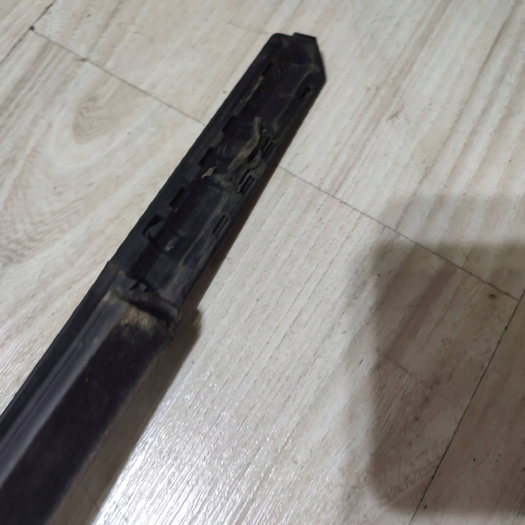 Купити Напрямна скло задній задній сторона права jaguar f-pace p7fp