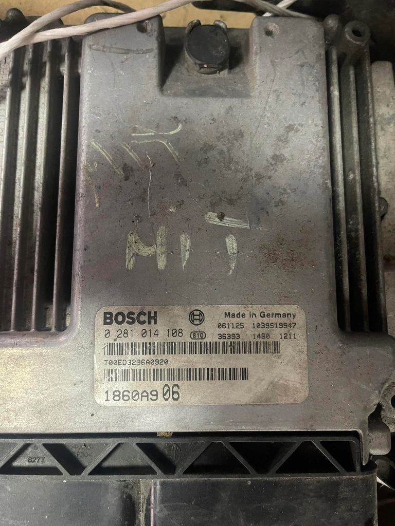 фото №1, Outlander ii 2.0 бортовой компьютер 0281014108