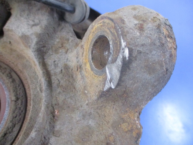 фото №4, Nissan maxima a 33 qc 3.0 поворотный кулак правая +болты